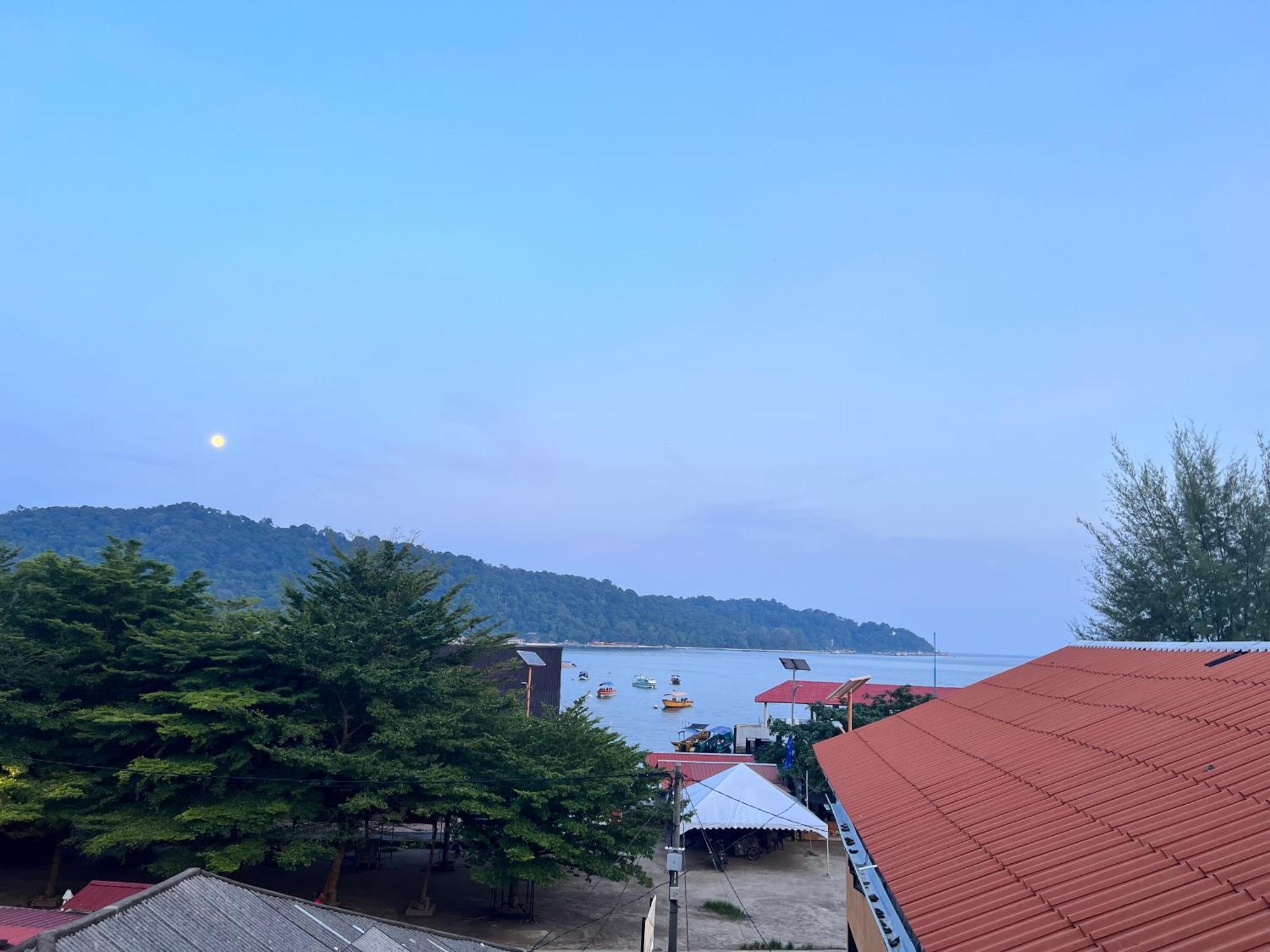 Perhentian Suria Hotell Kampong Pasir Petani Eksteriør bilde